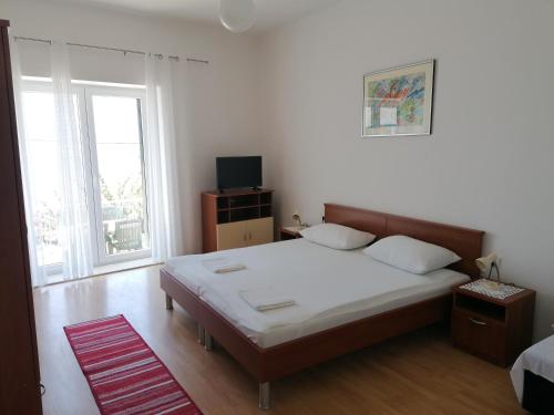 Apartments by the sea Brist, Makarska - 508