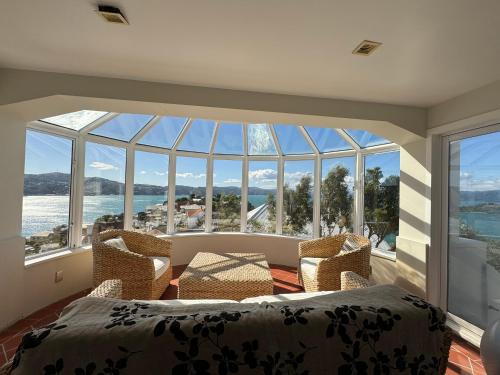 Super large seaview house in Oriental Parade