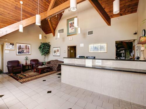 Scottish Inn Whippany - image 9
