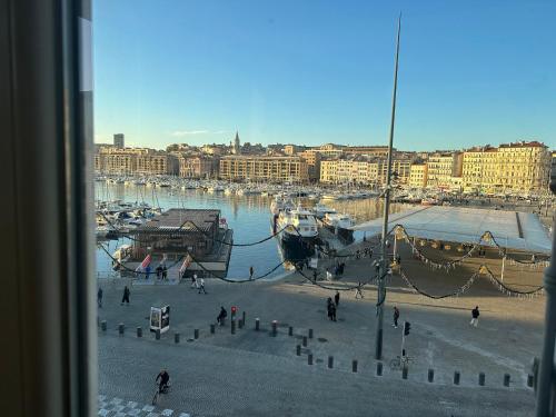 Appartement Marseille-1er Arrondissement, 3 pièces, 6 personnes - FR-1-774-8 - Location saisonnière - Marseille