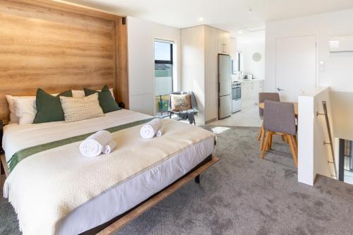 Upper Studio Perfection: 8 Wilmer St. Gem, Christchurch