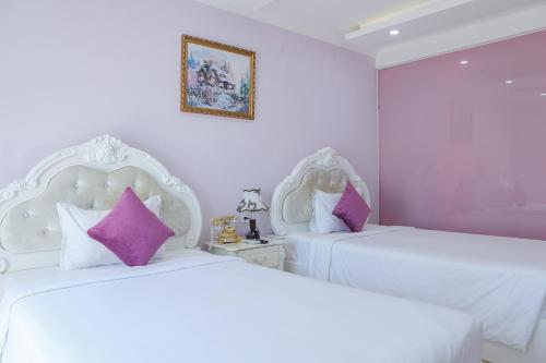 Deluxe Twin Room image 5