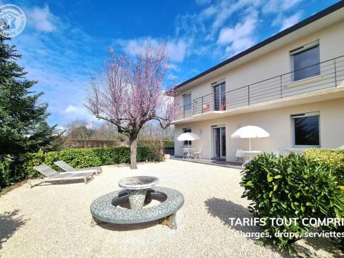 . Gîte moderne avec parking sécurisé et jardin privé - FR-1-496-316