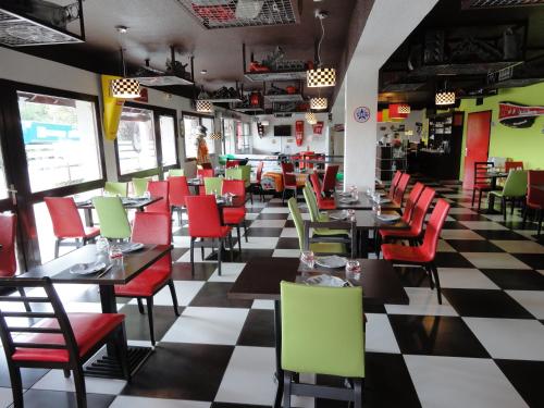 Restaurante, Enzo Hotels Vierzon by Kyriad Direct in Vierzon