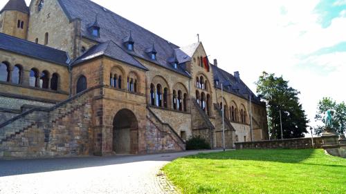 Hotel Kaiserhof - image 2