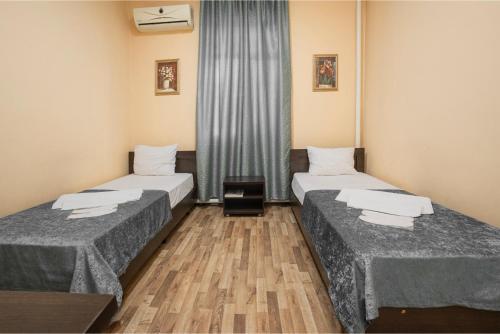 Rohat Mirobod – Toshkent, NY