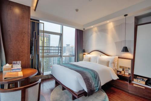 Standard Double Room image 3