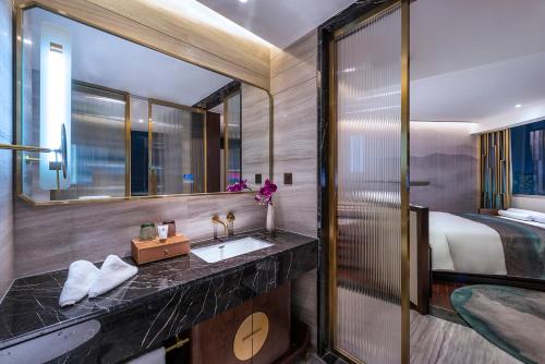 Superior Double Room image 3