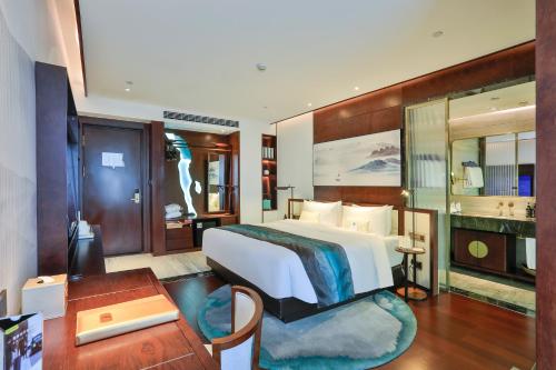 Deluxe Double Room image 1