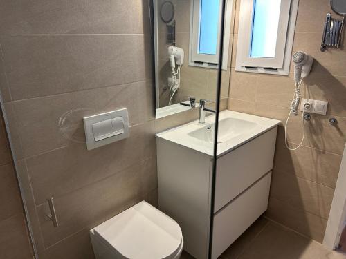 Hostal Cala Moli - image 5