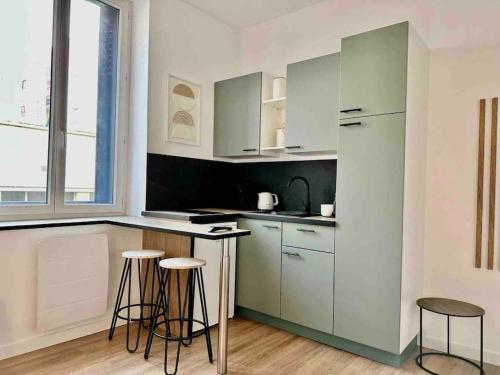 Studio moderne/rue Encombe Vineuse- DABNB near Palais des Sports de Beaublanc