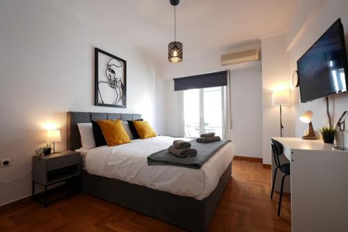 Syntagma square, 70sqm Pentelis sunny apartment