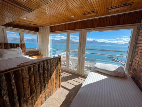 A környék, Lale Pension in Egridir