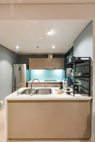 Lux Executive Residence at City Garden by CIRCADIAN