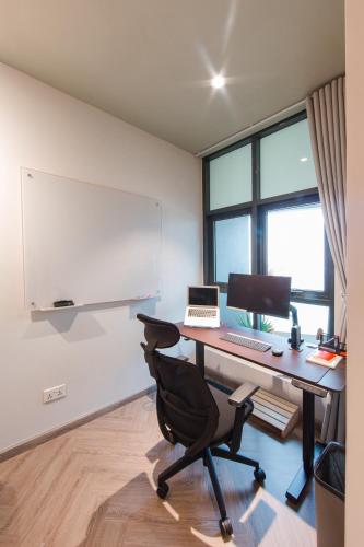 Lux Executive Residence at City Garden by CIRCADIAN