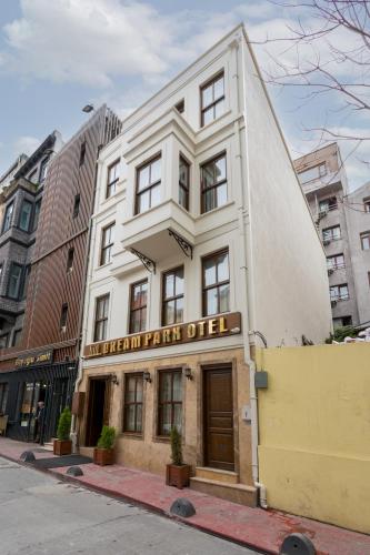 Dream Park Hotel - image 4