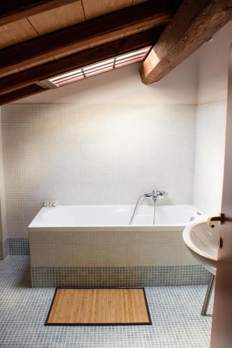 Wonderful Villa Bustini with pool, Roma