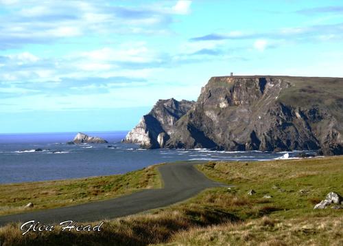 . John Eoinìn's Bar and accommodation