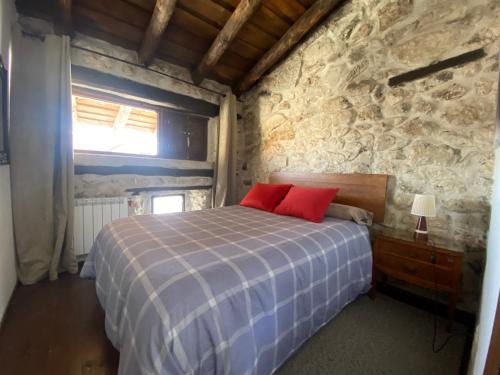 Casa Adrados Mar de Pinos con Patio y Barbacoa in San Miguel de Bernuy
