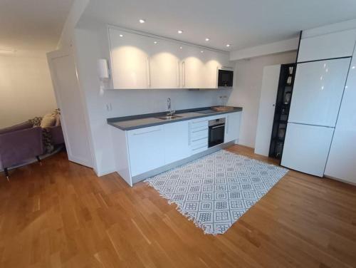 Modern, private & fully equipped for 3 & 2 children, near forest, with kitchen washer, pets friendly, Floda (photo 10)