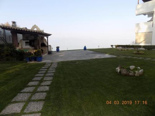 Sykia Seafront Maisonette near beach and mountain