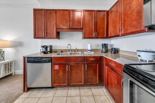 Laketown Wharf 2017 by RealJoy Vacations - image 10