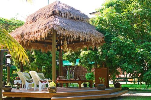 Létesítmények, Baantip Suantong in Amphawa