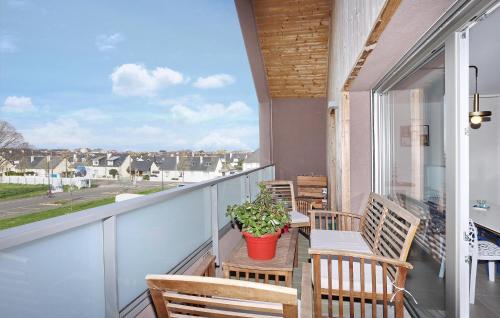 3 Bedroom Nice Apartment In Saint-malo