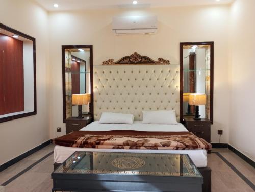 Khayaban-e-Amin Luxurious Apartments - image 7
