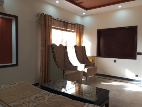 Khayaban-e-Amin Luxurious Apartments - image 5