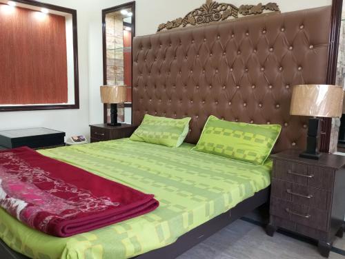 Khayaban-e-Amin Luxurious Apartments - image 11