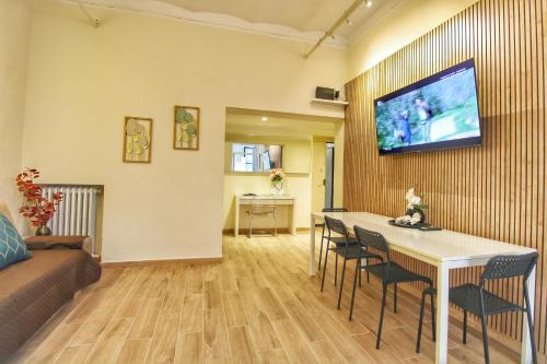 Lovely 2 Bedroom apartment by YourHost, Рим (фото 9)