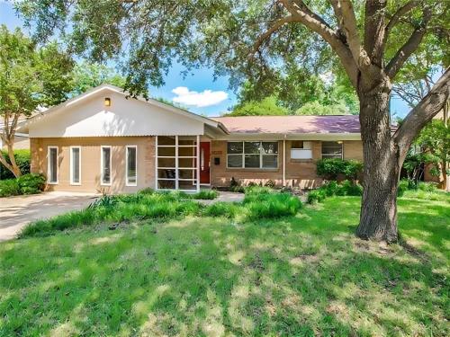 Sunny & Spacious House - Perfectly located for quick access to all of DFW in Farmers Branch, USA