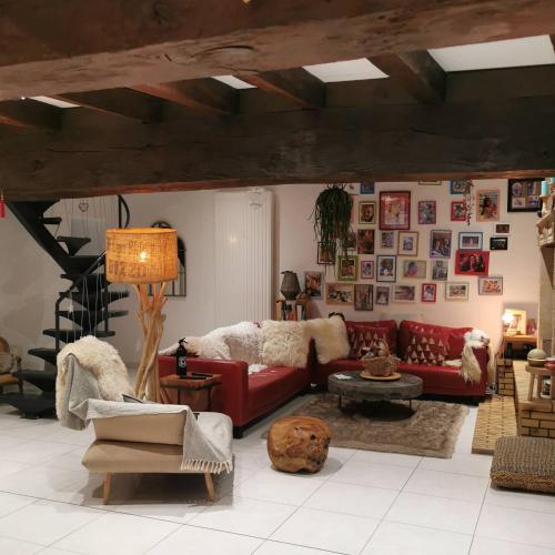 Shared lounge/TV area, LA FEE VIVIANE in Villerest