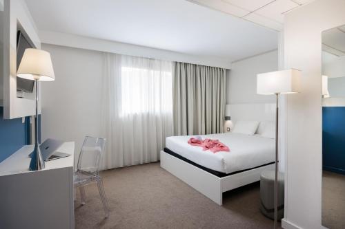 芒通城中心宜必思尚品酒店 芒通城中心宜必思尚品酒店