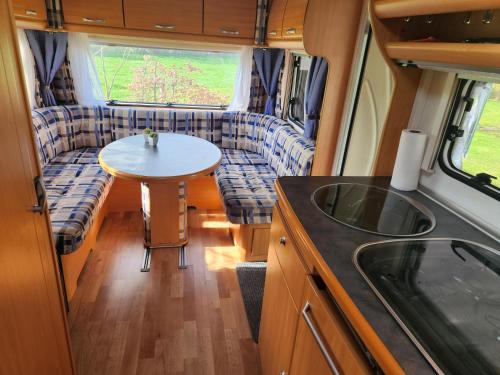 Ruime caravan op gezellige minicamping in Lichtenvoorde