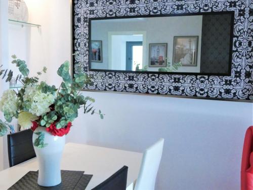 Ocean View Apartment - image 5