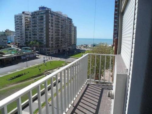 Departamento 4 ambientes Mar del Plata sobre Diagonal Dibu Martinez