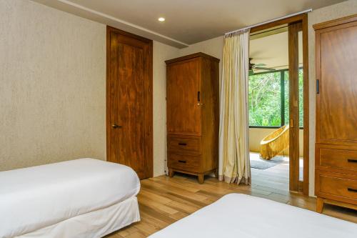 Superior Apartment image 6