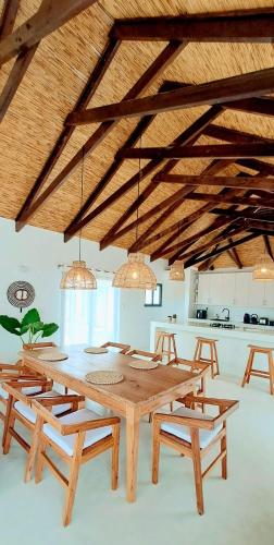 卫浴间, Coral Villa - Beachfront Villa with Private Pool by Karula in 伊尼扬巴内