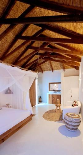 淋浴, Coral Villa - Beachfront Villa with Private Pool by Karula in 伊尼扬巴内