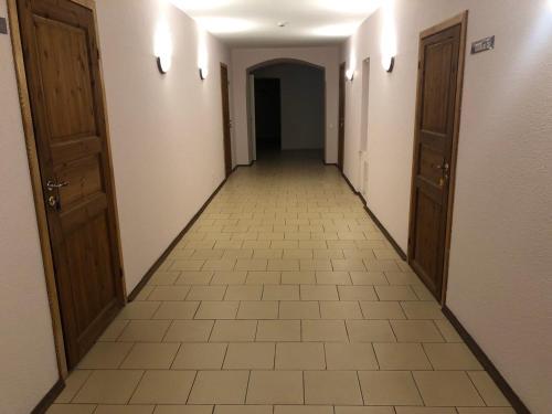 Facilities, Rooms near the station in Narva