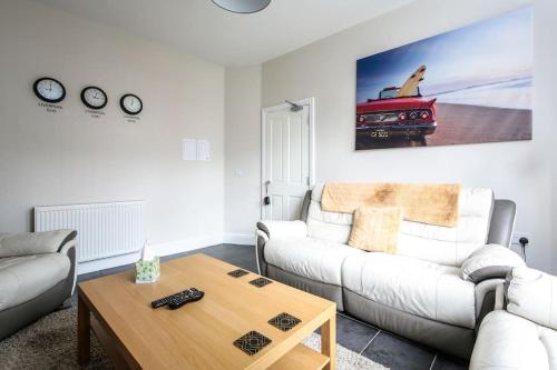 5 bedroom house, free parking, near football, sleeps 8, Liverpool (photo 8)