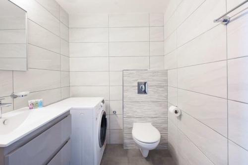 Apartment image 8