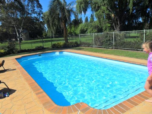Úszómedence, Moruya Motel in Moruya