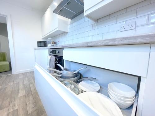 Kitchen, Sandringham House Serviced Rooms in Hartlepool