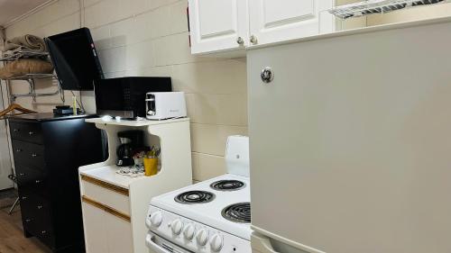 Travellers Motel in เครนบรูก (BC)