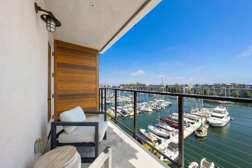Sky-High Elegance WaterFront Penthouse 4 Beds