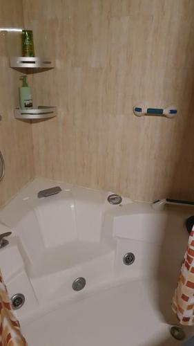 دش, Casa Pinares in Mostoles