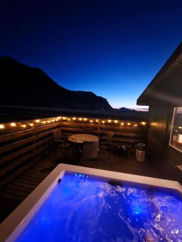 Green Farm Stay with private hot tub